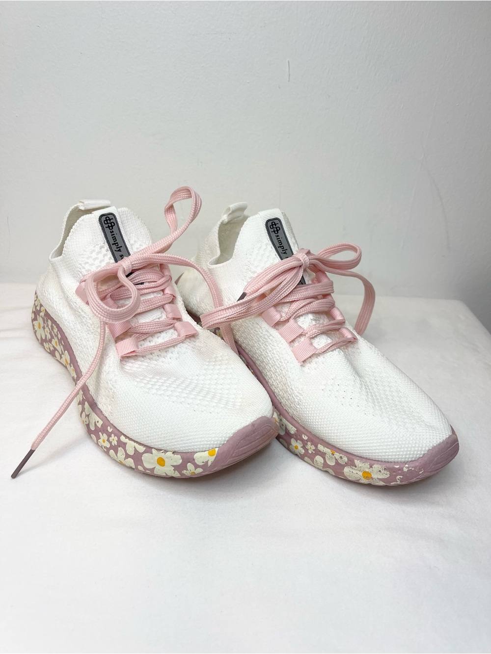Simply Southern White Knit Sneakers with Pink Laces & Floral Sole Size 39 8-8.5